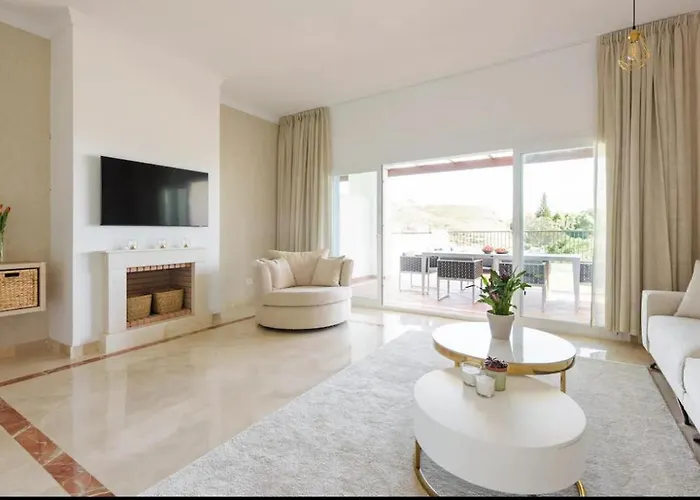 Paradisiacal 3 Bdrm With Sea Views, Gym &