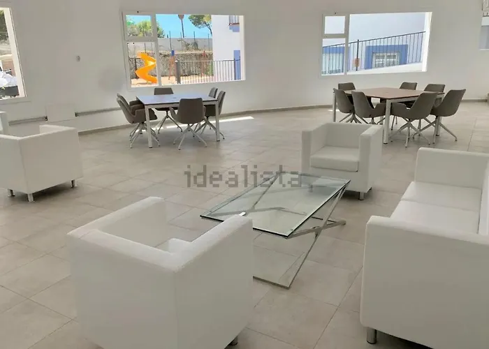 Paradisiacal 3 Bdrm With Sea Views, Gym & Apartment Estepona