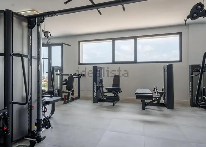 Paradisiacal 3 Bdrm With Sea Views, Gym & Apartment