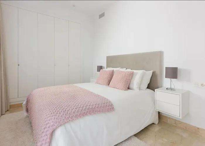 Paradisiacal 3 Bdrm With Sea Views, Gym & Apartment