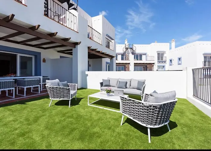 Paradisiacal 3 Bdrm With Sea Views, Gym & *