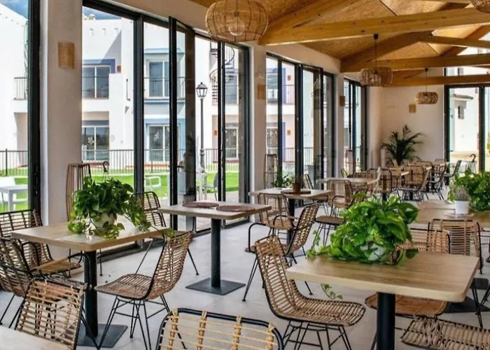 Paradisiacal 3 Bdrm With Sea Views, Gym & Διαμέρισμα