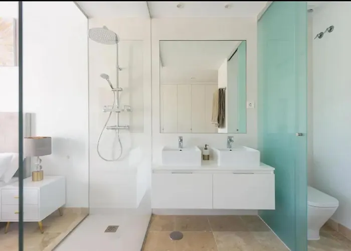 Paradisiacal 3 Bdrm With Sea Views, Gym & Estepona