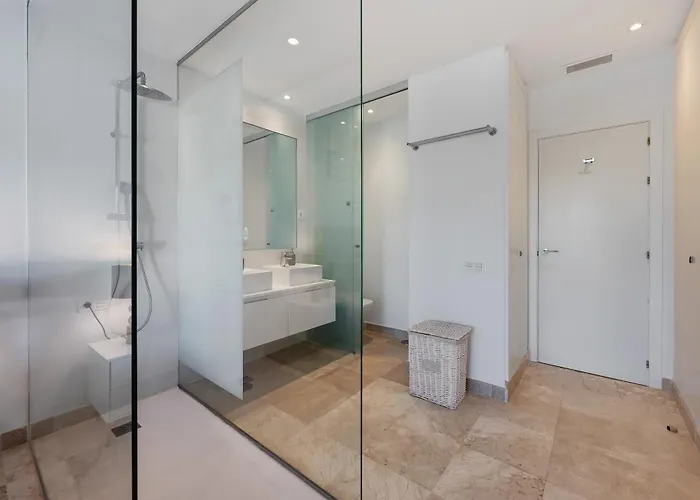 Paradisiacal 3 Bdrm With Sea Views, Gym & 아파트