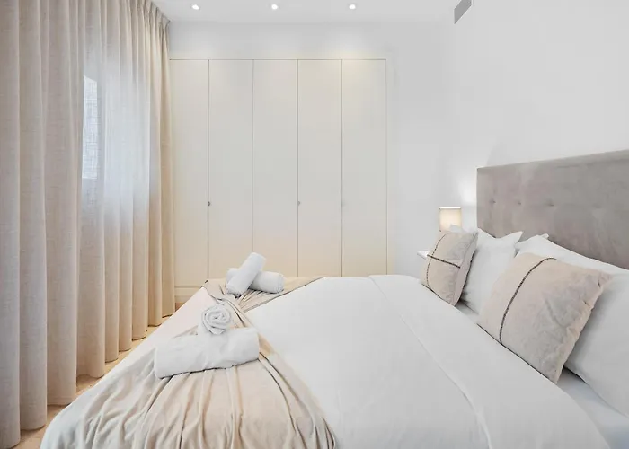 Paradisiacal 3 Bdrm With Sea Views, Gym & 아파트