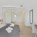 Paradisiacal 3 Bdrm With Sea Views, Gym & Estepona