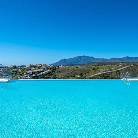 Apartment Paradisiacal 3 Bdrm With Sea Views, Gym & Estepona