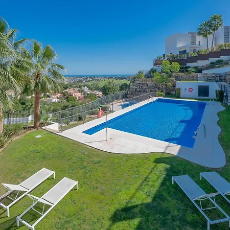 Paradisiacal 3 Bdrm With Sea Views, Gym & * Estepona