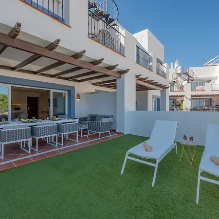 Paradisiacal 3 Bdrm With Sea Views, Gym & Apartment *