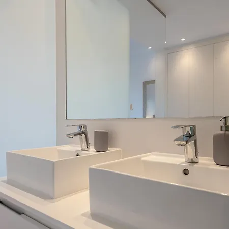 公寓 Paradisiacal 3 Bdrm With Sea Views, Gym & 埃斯特波纳