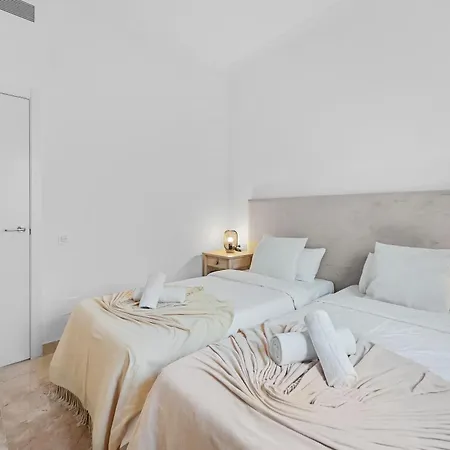 Paradisiacal 3 Bdrm With Sea Views, Gym &