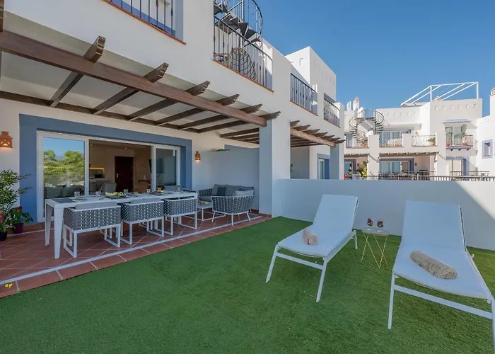 Paradisiacal 3 Bdrm With Sea Views, Gym & Appartement *