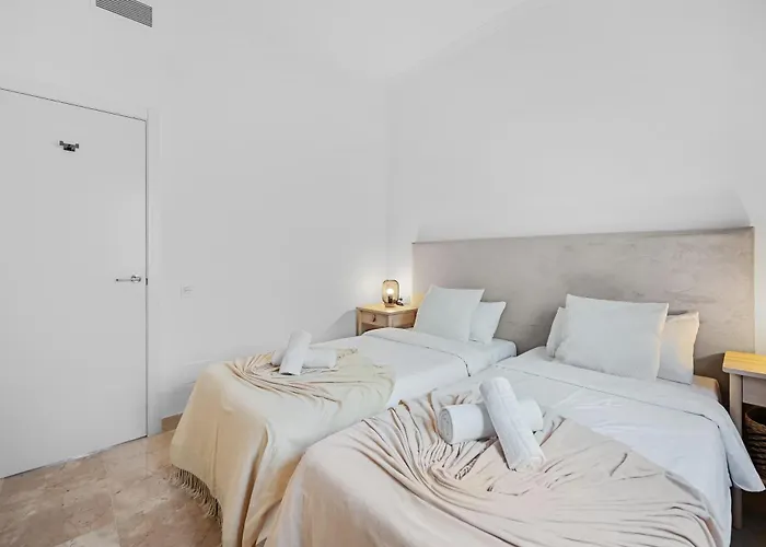 Paradisiacal 3 Bdrm With Sea Views, Gym &